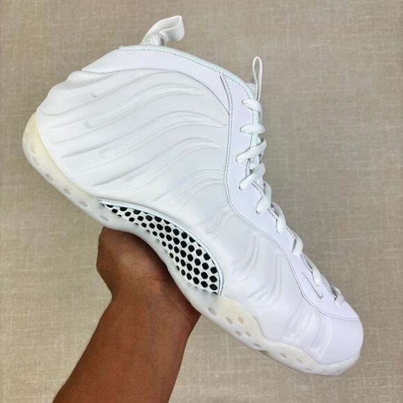 🐑 2025 Nike Air Foamposite One “Triple White” 12M - Picture 1 of 6